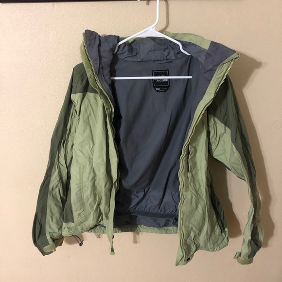 Green insulated north face jacket with hood womens - Picture 4 of 4